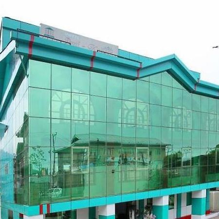 Hotel Ibni Kabeer Srīnagar Exterior foto