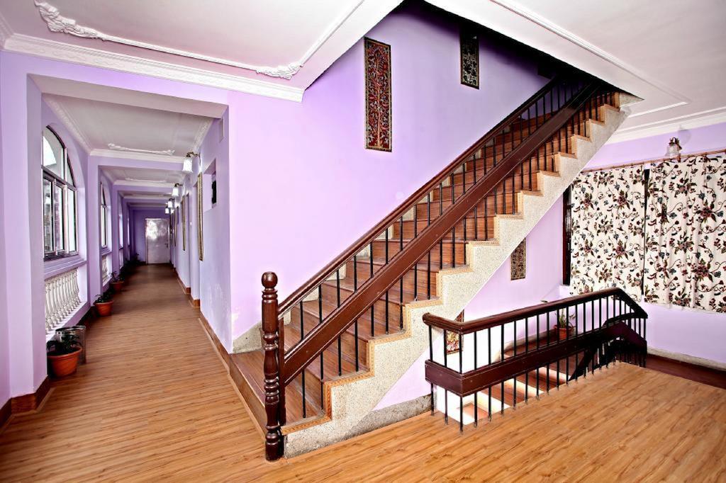 Hotel Ibni Kabeer Srīnagar Exterior foto